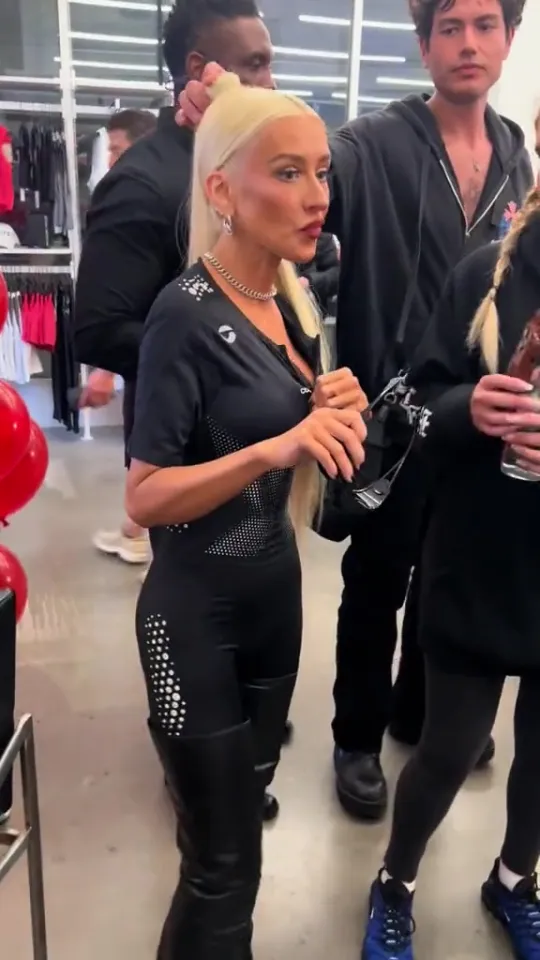 Christina Aguilera Ozempic: The Connection Between Celebrity Weight Loss and the Latest Health Trends 2025 3